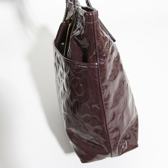 Coach Embossed Patent Leather Peyton Signature C Plum Purple Tote Bag Purse - Picture 10 of 16